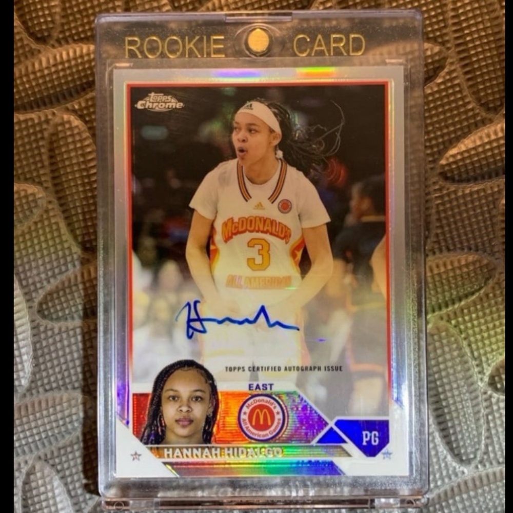 Hannah Hidalgo auto refractor Rookie autograph card